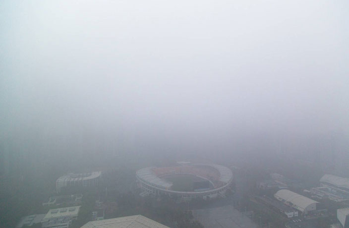Dense-Fog-Engulfs-Guangzhou-12.jpg