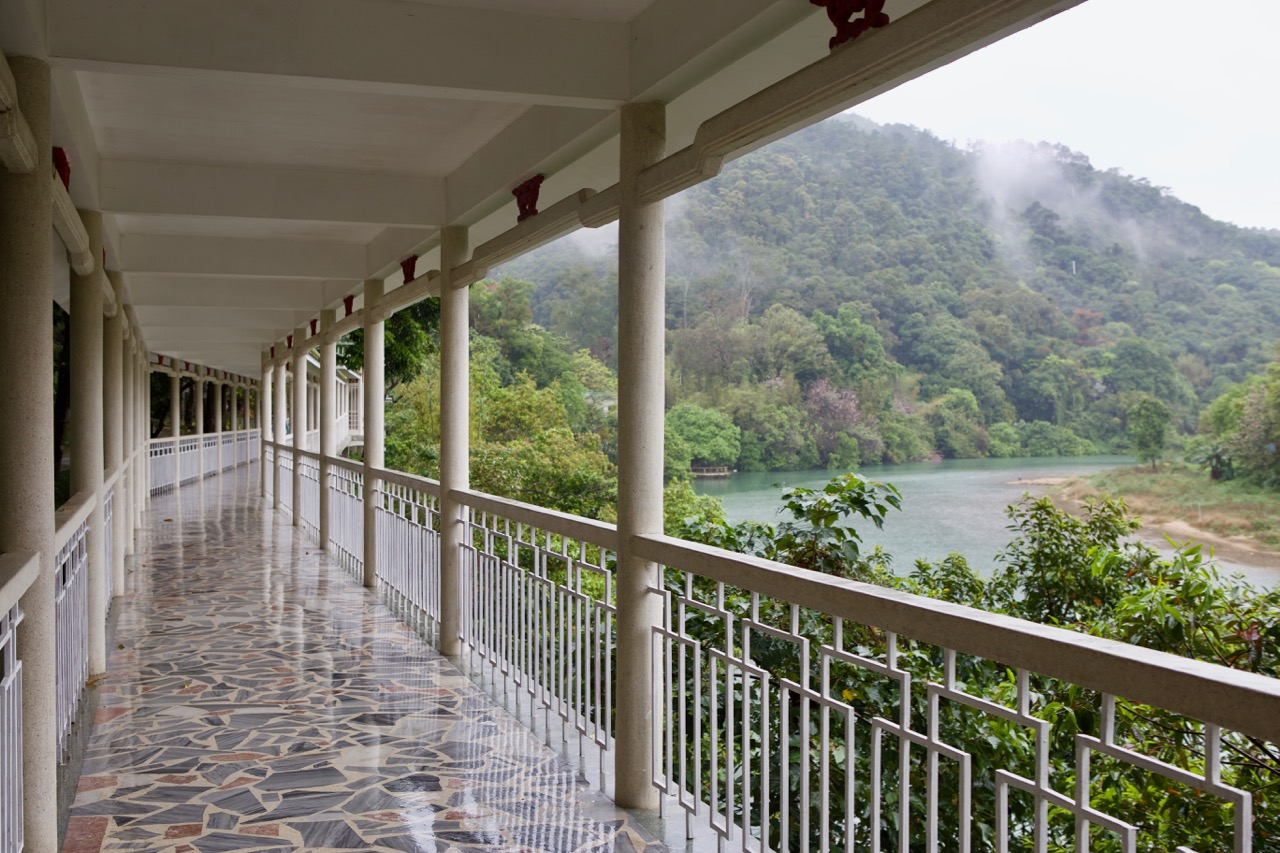 guangdong-hot-spring-hotel-corridors