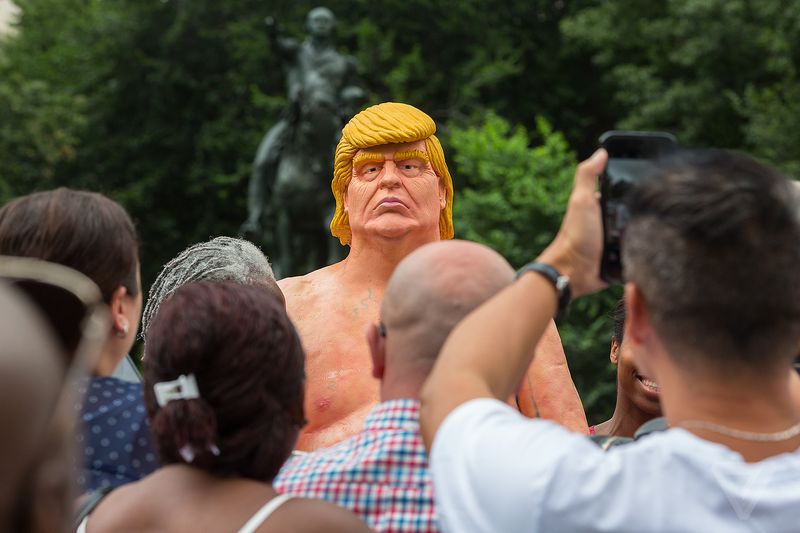 Nude trump statue NYC
