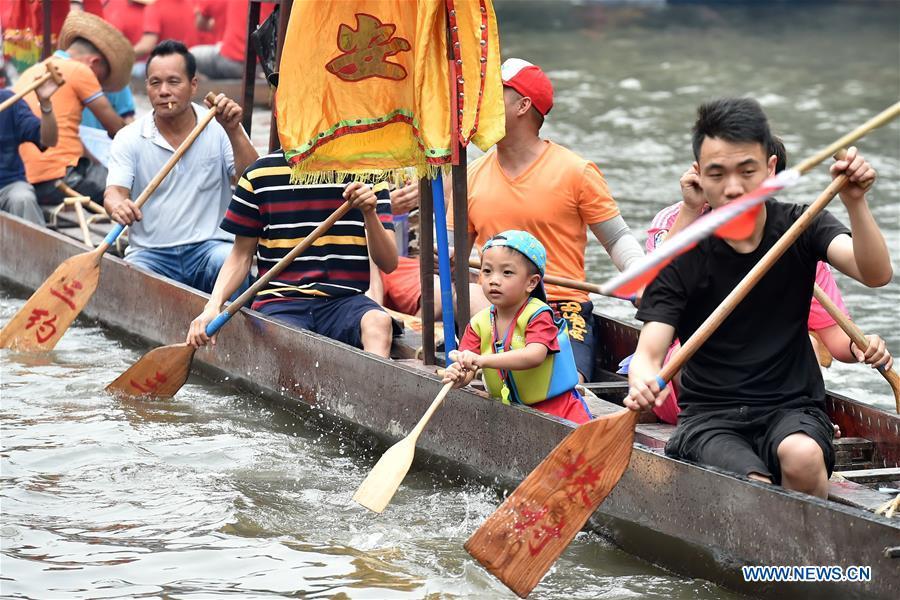 PHOTOS: Dragon Boat Festivities Around China