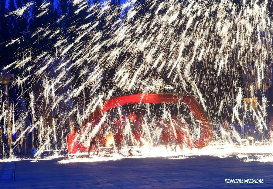 PHOTOS: Dragon Boat Festivities Around China