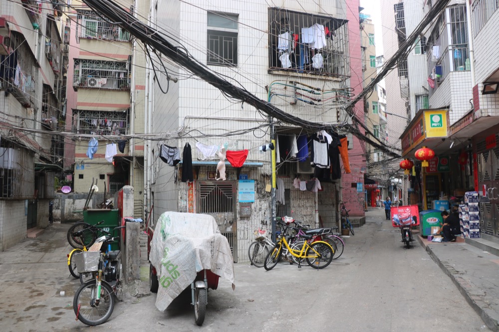 Baishizhou-village-wires-out.JPG