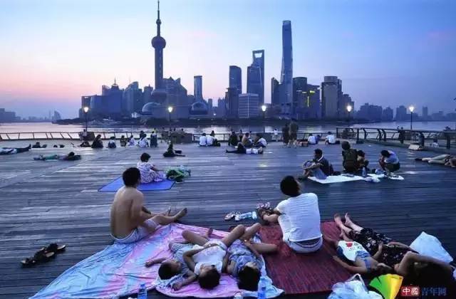 Shanghai Cracking Down on Bund Sleepers