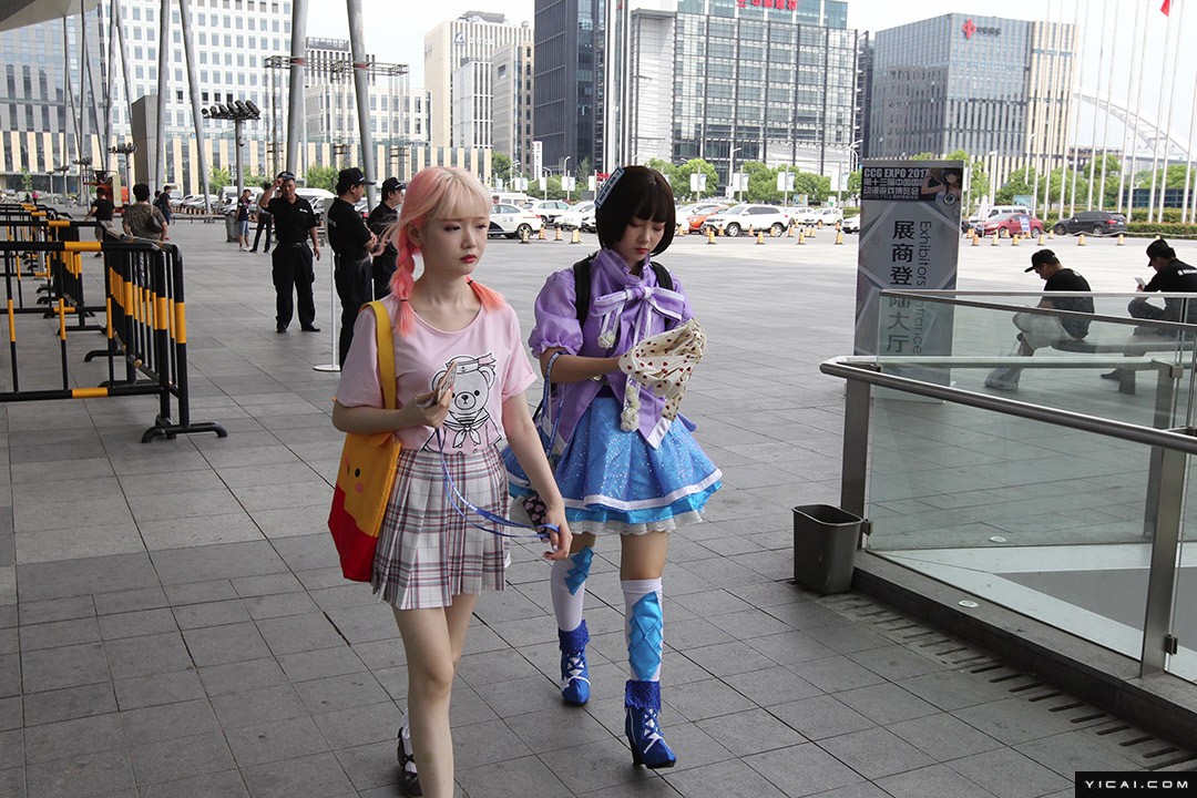 PHOTOS: Cosplayers Invade Shanghai