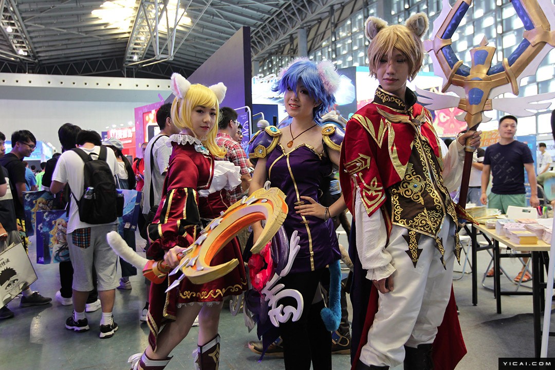 PHOTOS: Cosplayers Invade Shanghai