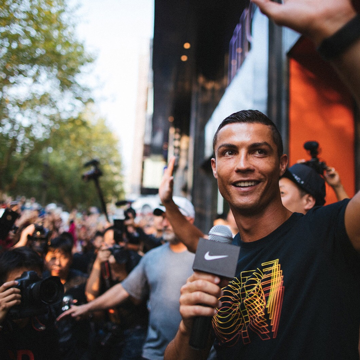 Cristiano Ronaldo Arrives in Shanghai, Says It's Hot Because of Him