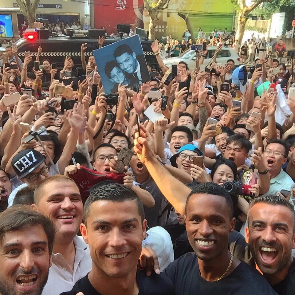 Cristiano Ronaldo Arrives in Shanghai, Says It's Hot Because of Him