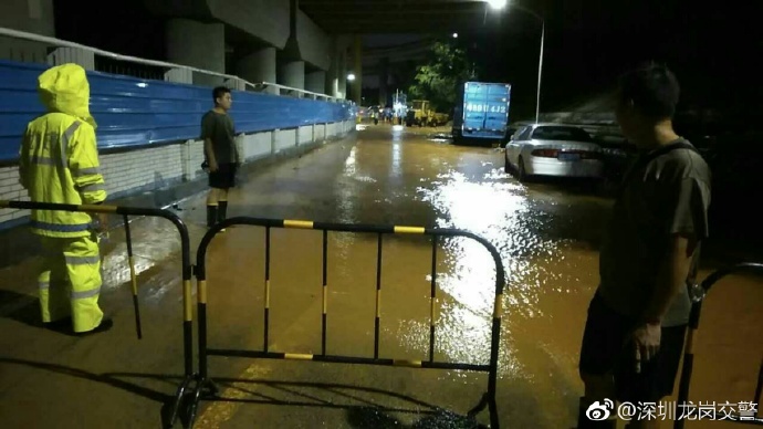 rain-shenzhen-flooding-longgang.jpg