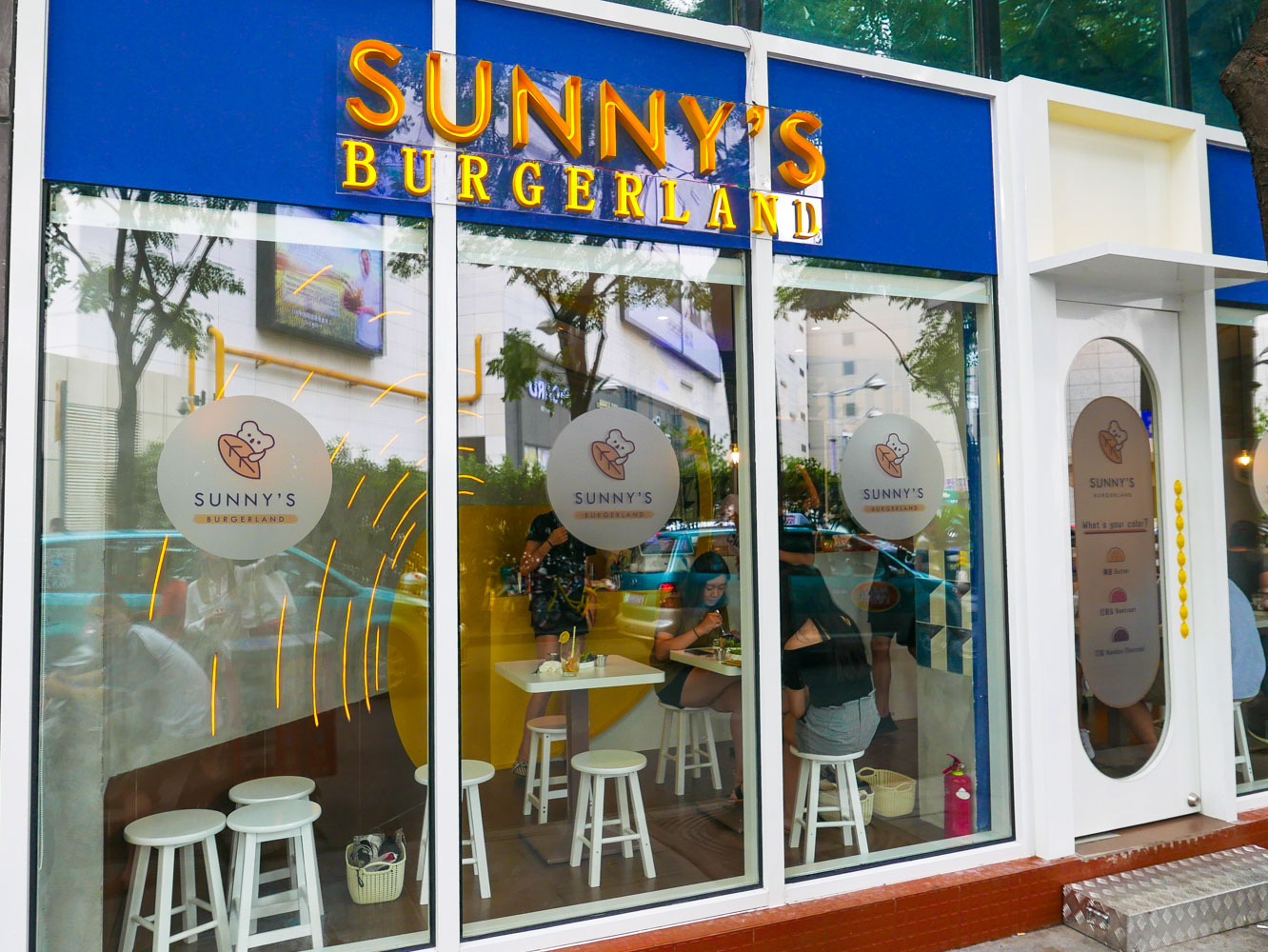 Sunnys-Burgerland-Restaurant-Review-Shanghai-5.jpg