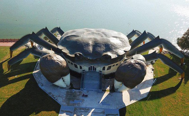 There's a Giant Hairy Crab Building Under Construction in China