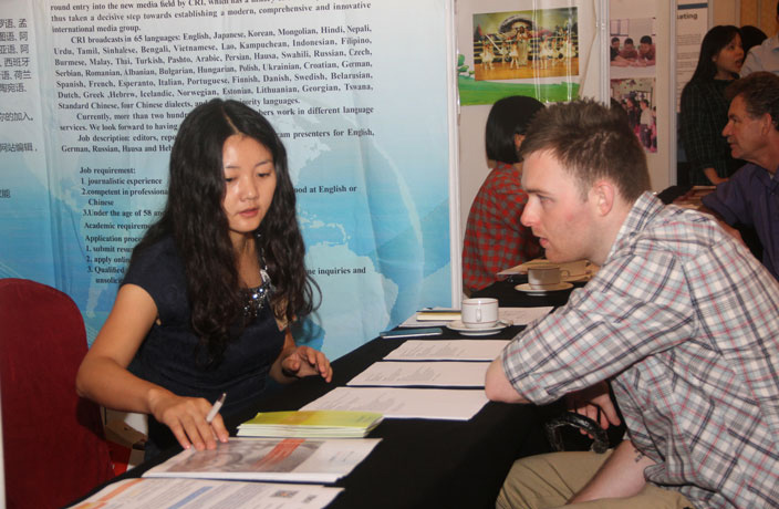 500 Expats Attended this Year's Job Fair for Foreigners in Guangzhou
