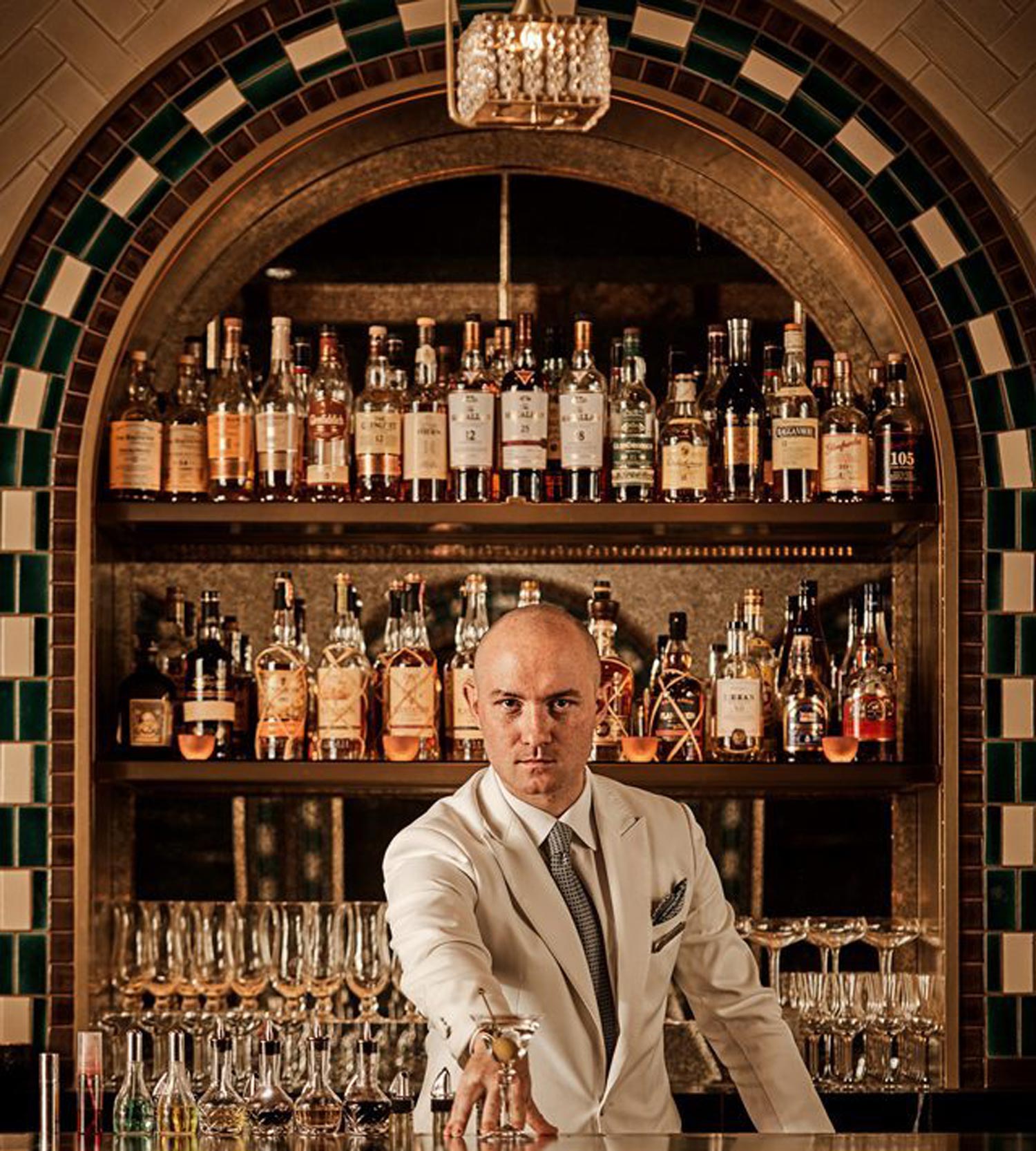 lorenzo-bartender-resized.jpg