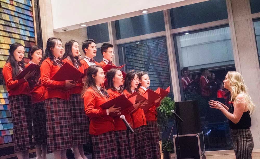 Waldorf Astoria Chengdu Holds Charity Christmas Choir Cocktail