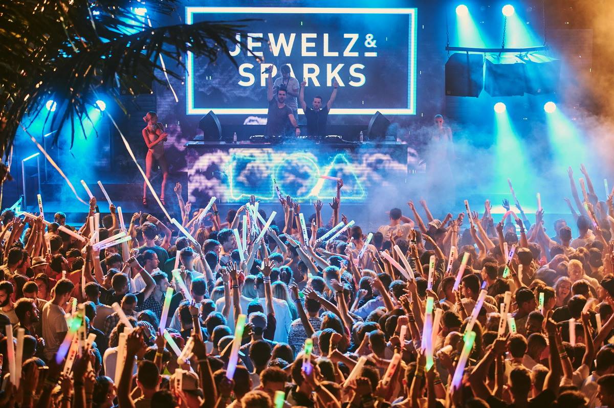 Jewelz-Sparks-Crowd-Stage-Shot.jpg