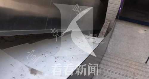 Foreign Man Dies After Escalator Fall in Shanghai's Found 158