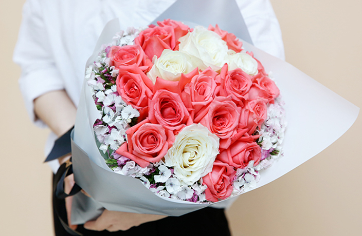 Give the Perfect Mother's Day Gift With These Beautiful Bouquets