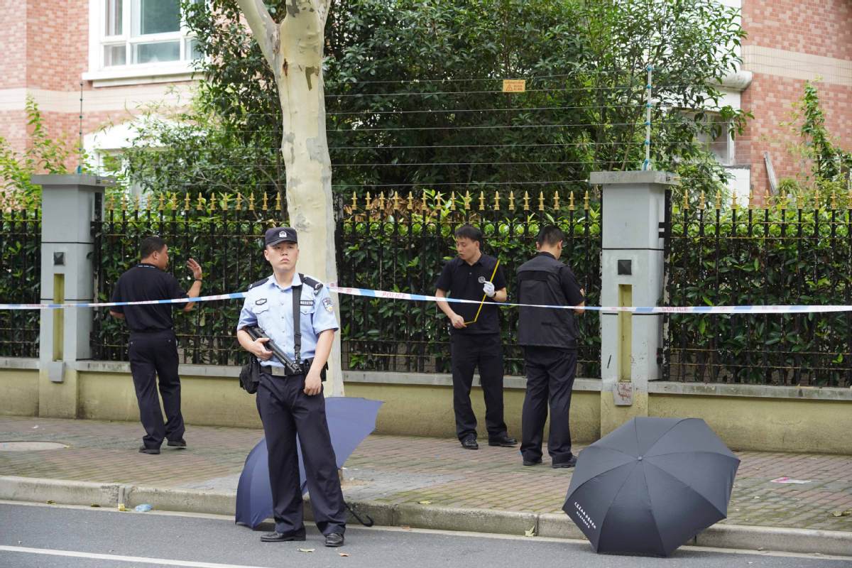 2 Dead as Students Stabbed Outside Shanghai Primary School