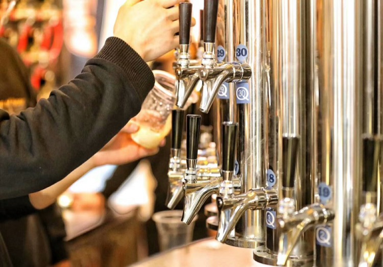 18_2-PRD-SZ-Food-and-Drink-New-Bar-NBeer-tap1.jpg