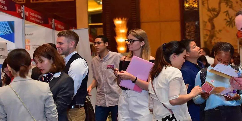 china-job-fair-for-foreigners.jpg