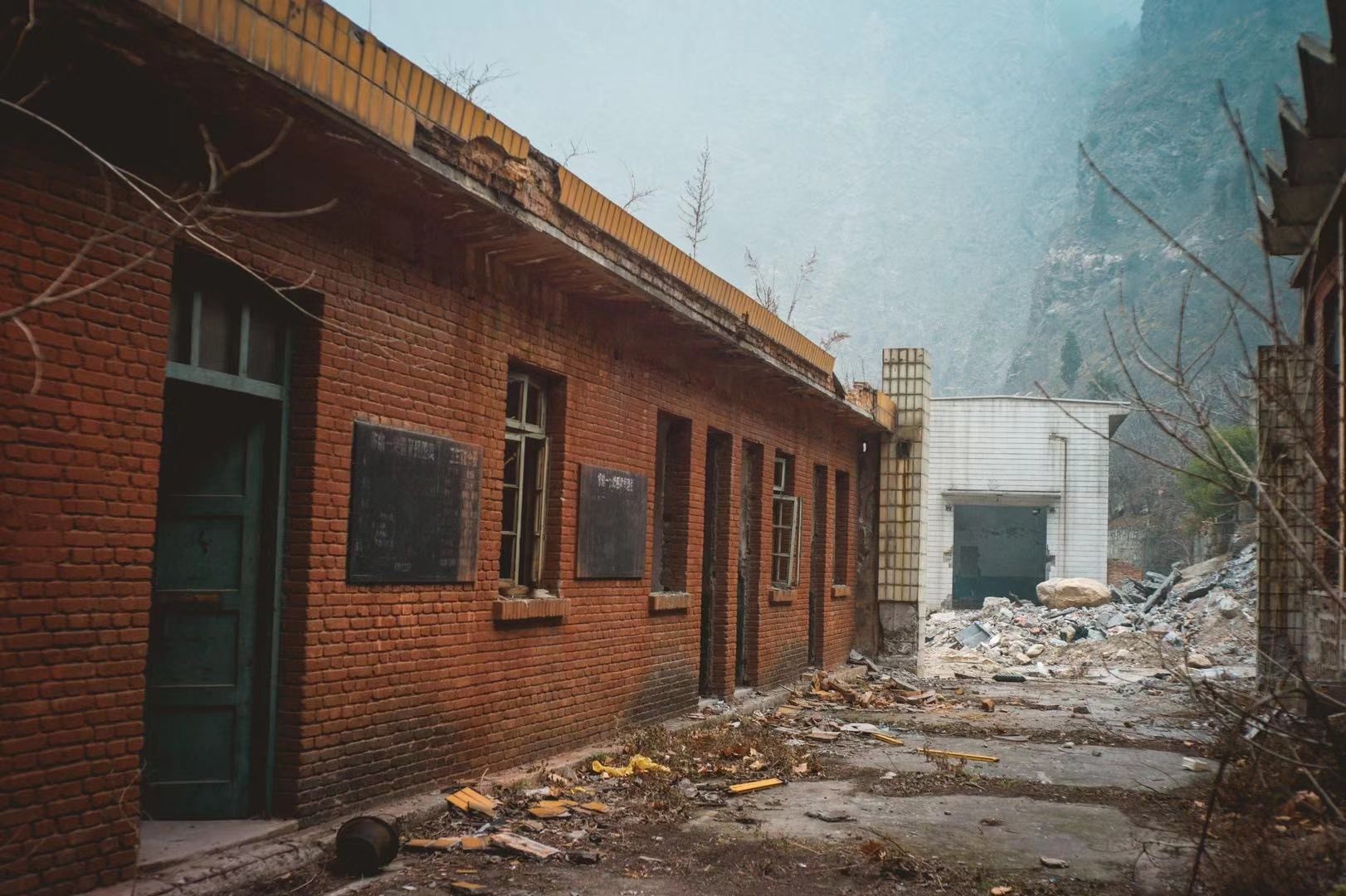 abandoned-building-china.JPG