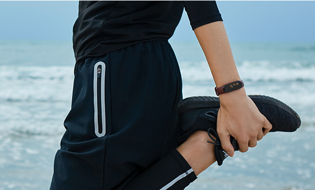 Meet Your Workout Goals with This Awesome Fitness Tracker