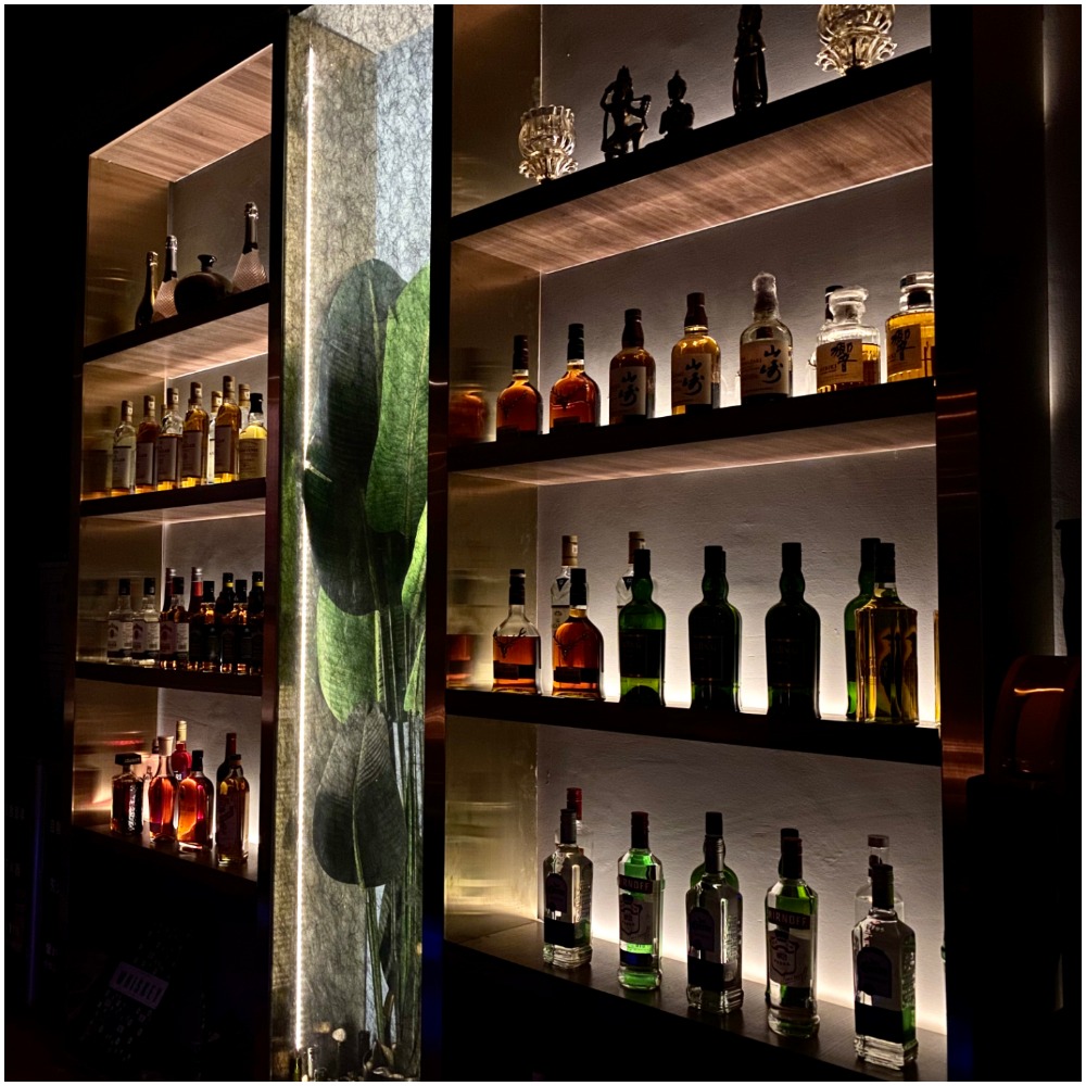 bar-shelf-whiskey-drinks-guangzhou