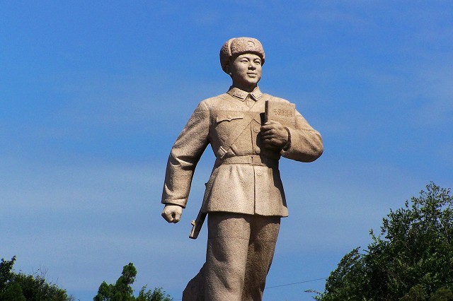 Lei-Feng-Statue