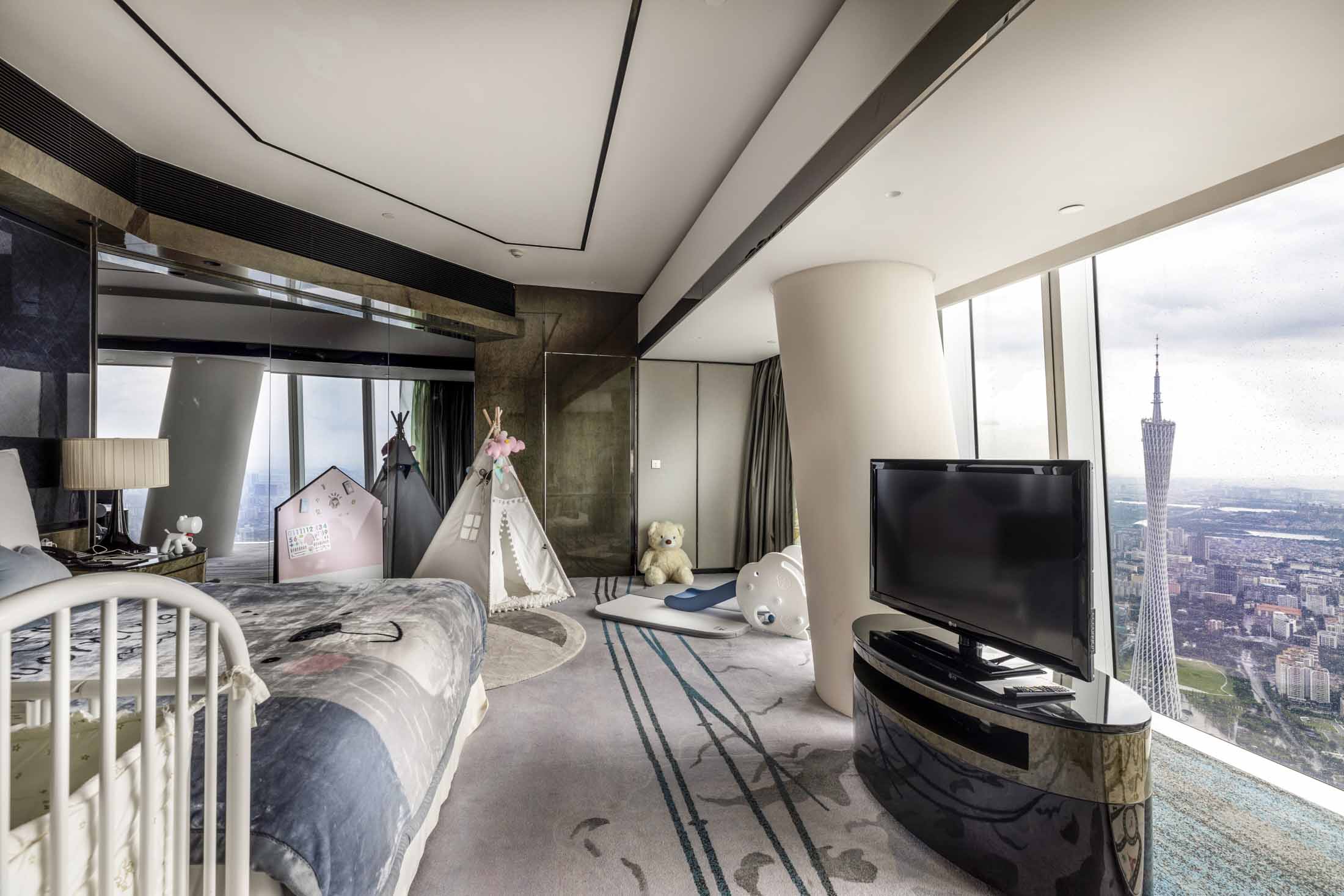 Premier-Room-Canton-Tower-view-king-bed.jpg