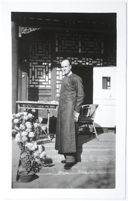 Cover-pic---Acton-in-his-courtyard-in-Chinese-clothing.jpg