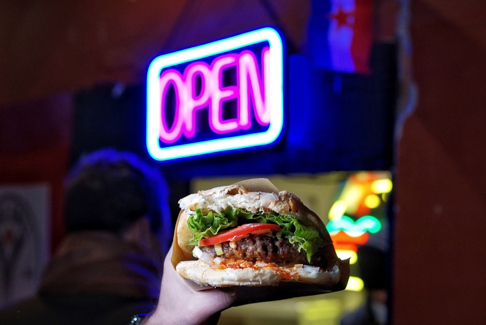 Pljeskavica – The Late-Night Yugoslavian Burger Eats You Need