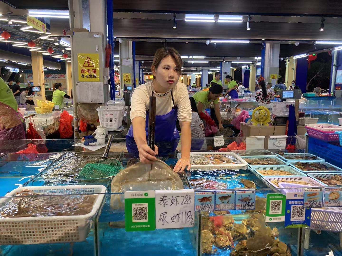 sanya-fresh-fish-market2.jpeg
