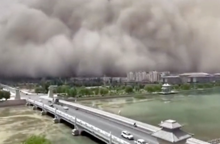 WATCH: Chinese City Completely Engulfed by Mega Sandstorm