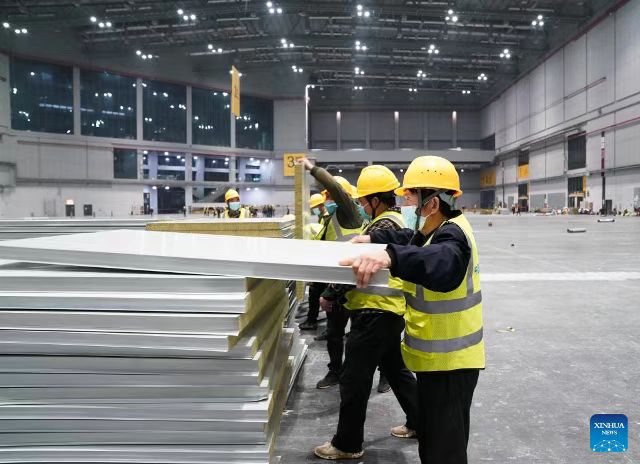 Shanghai Building New 40,000 Bed Makeshift Hospital