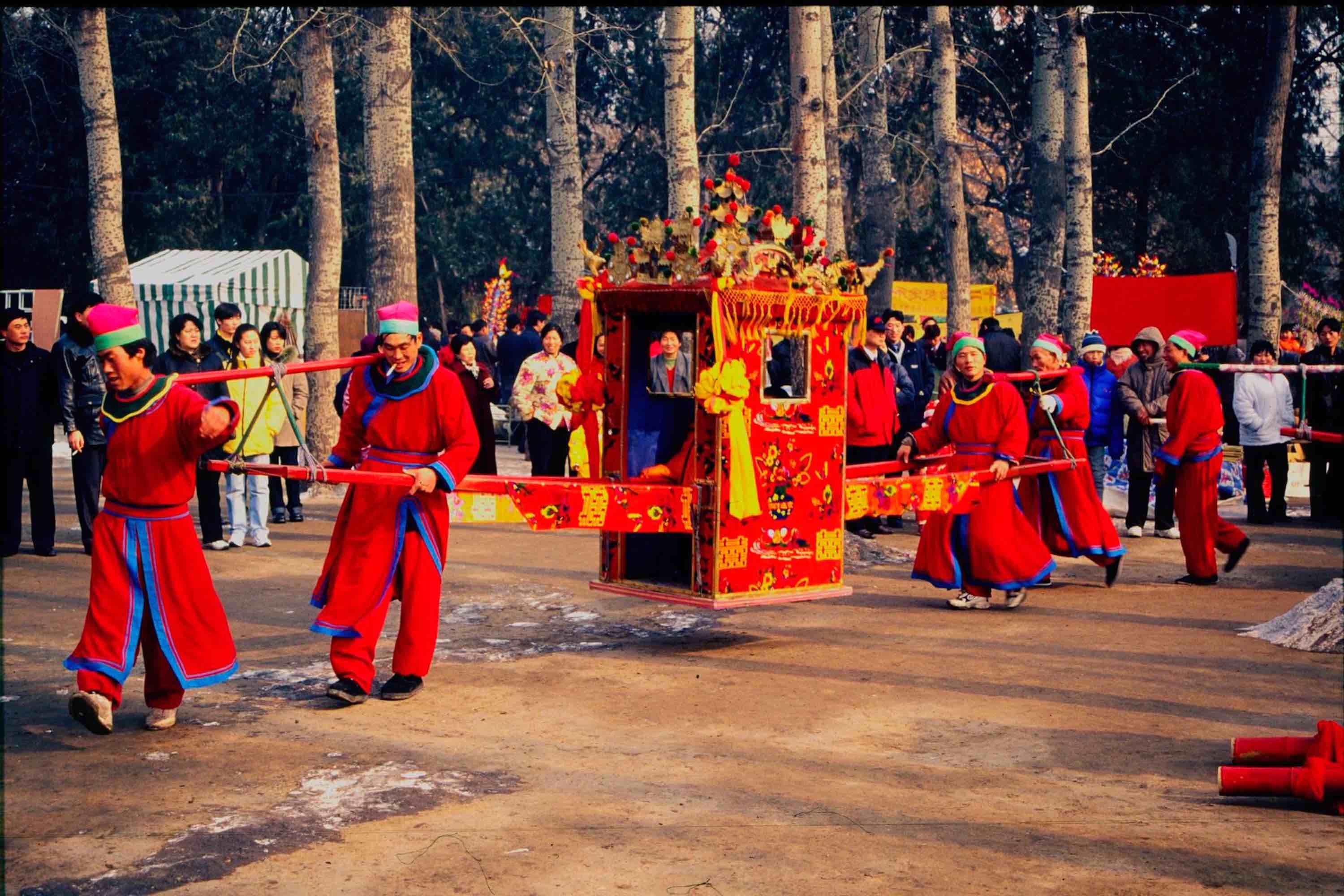 Traditional-bridal-box-during-Spring-Festival-at-Ditan-Park-Beijing-2002..jpeg