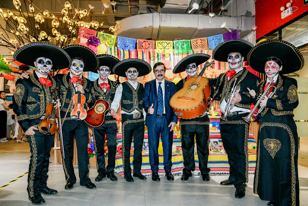 Mexican Consulate in Guangzhou Hosts Day of the Dead Celebration