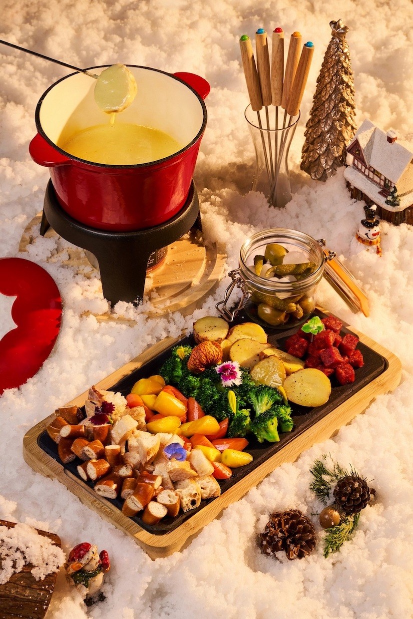 Calypso-Winter-Chalet---Beer-Cheese-Fondue.jpg