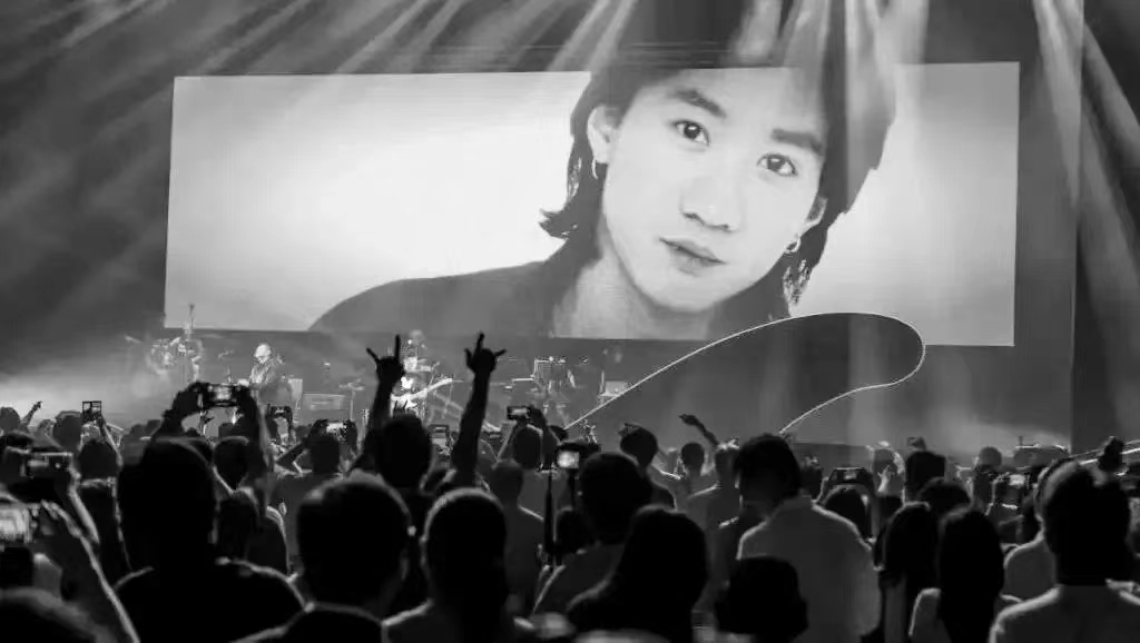 Grave of Late Beyond Singer Wong Ka Kui Vandalized