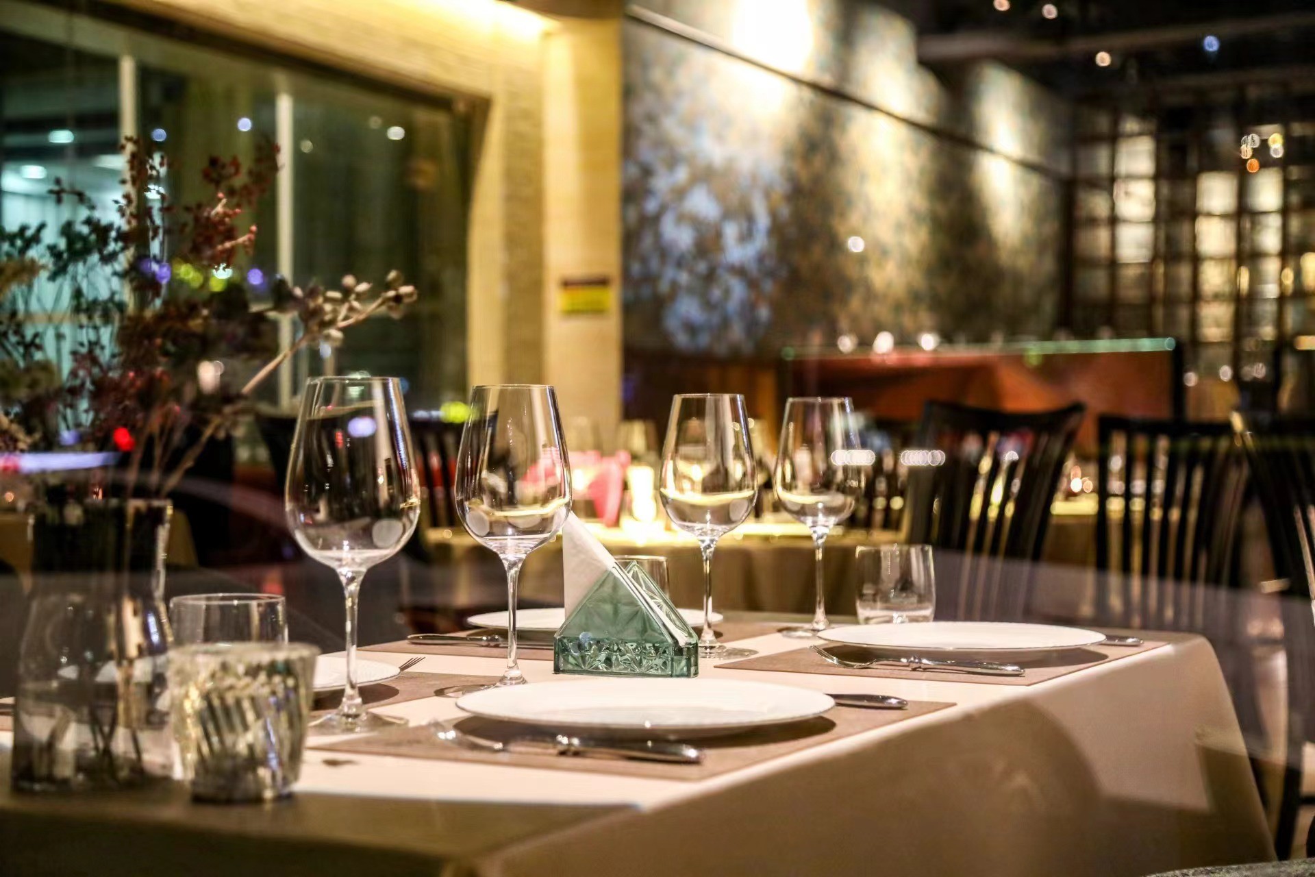 LETO-Restaurant-02.jpg