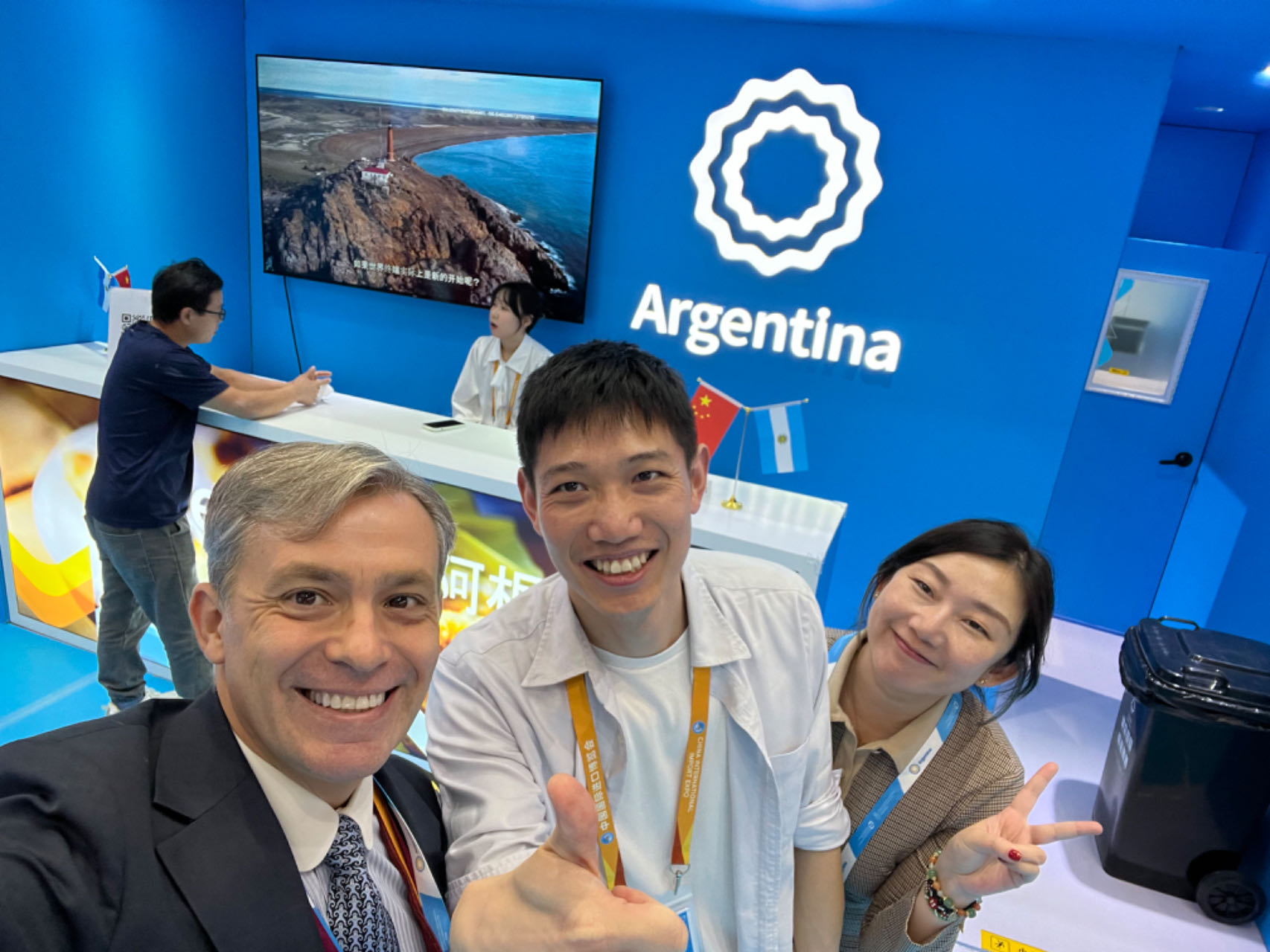 Maxi-Argentina-Booth.jpg