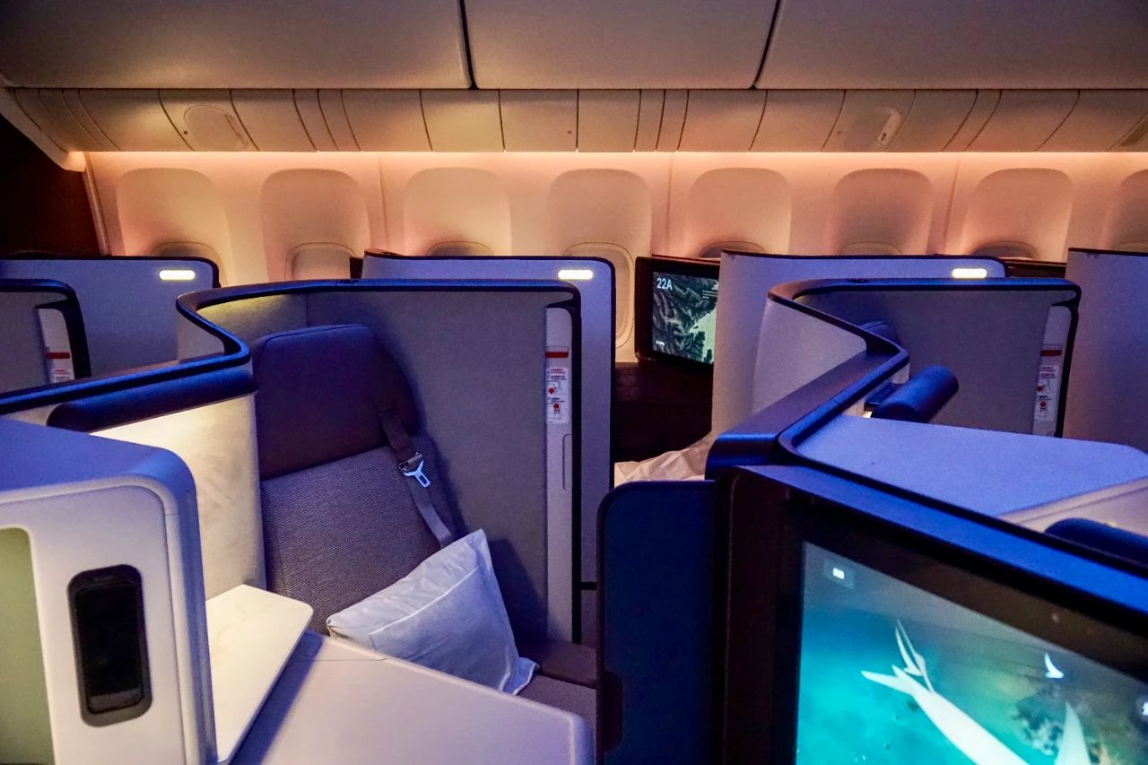 Business-Class-Reimagined-Cathay-Pacific-s-Aria-Suite-02.jpg