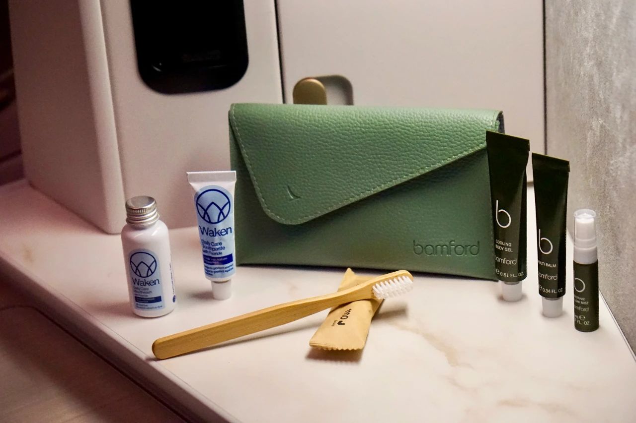 Business-Class-Reimagined-Cathay-Pacific-s-Aria-Suite-03.jpg