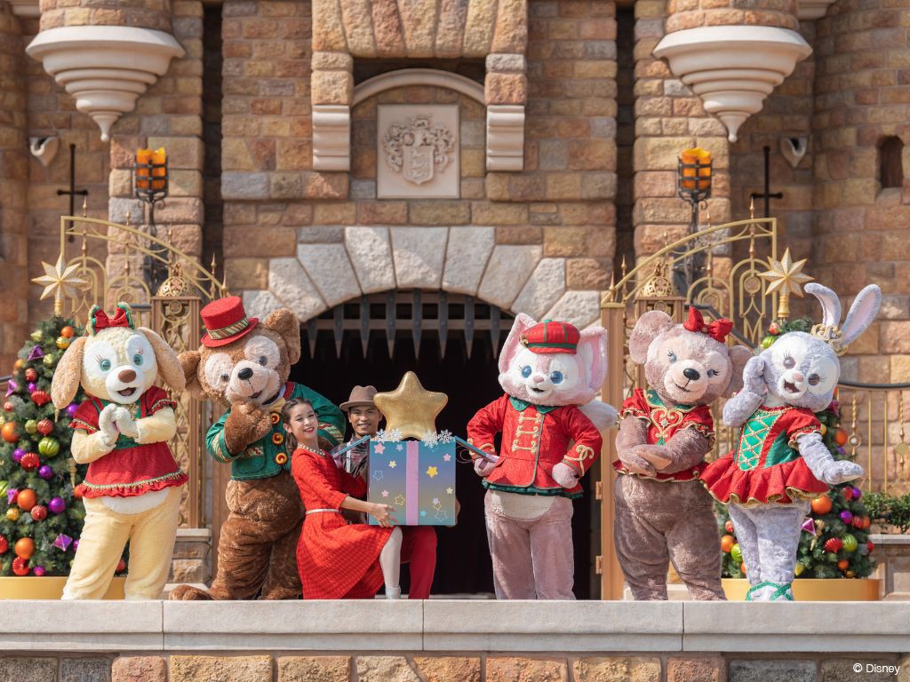 Shine-Brighter-at-A-Disney-Christmas-.jpg