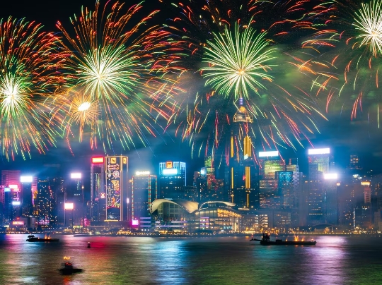 HK-Lunar-New-Year-Fireworks.jpg