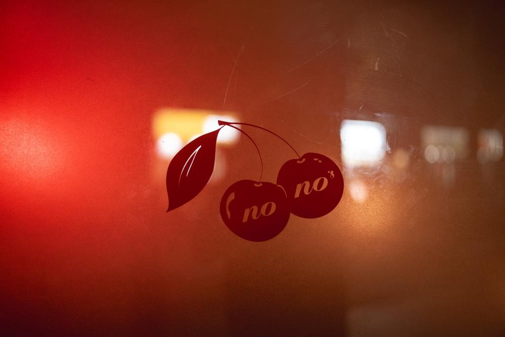 Nonos-Door-Logo.jpg