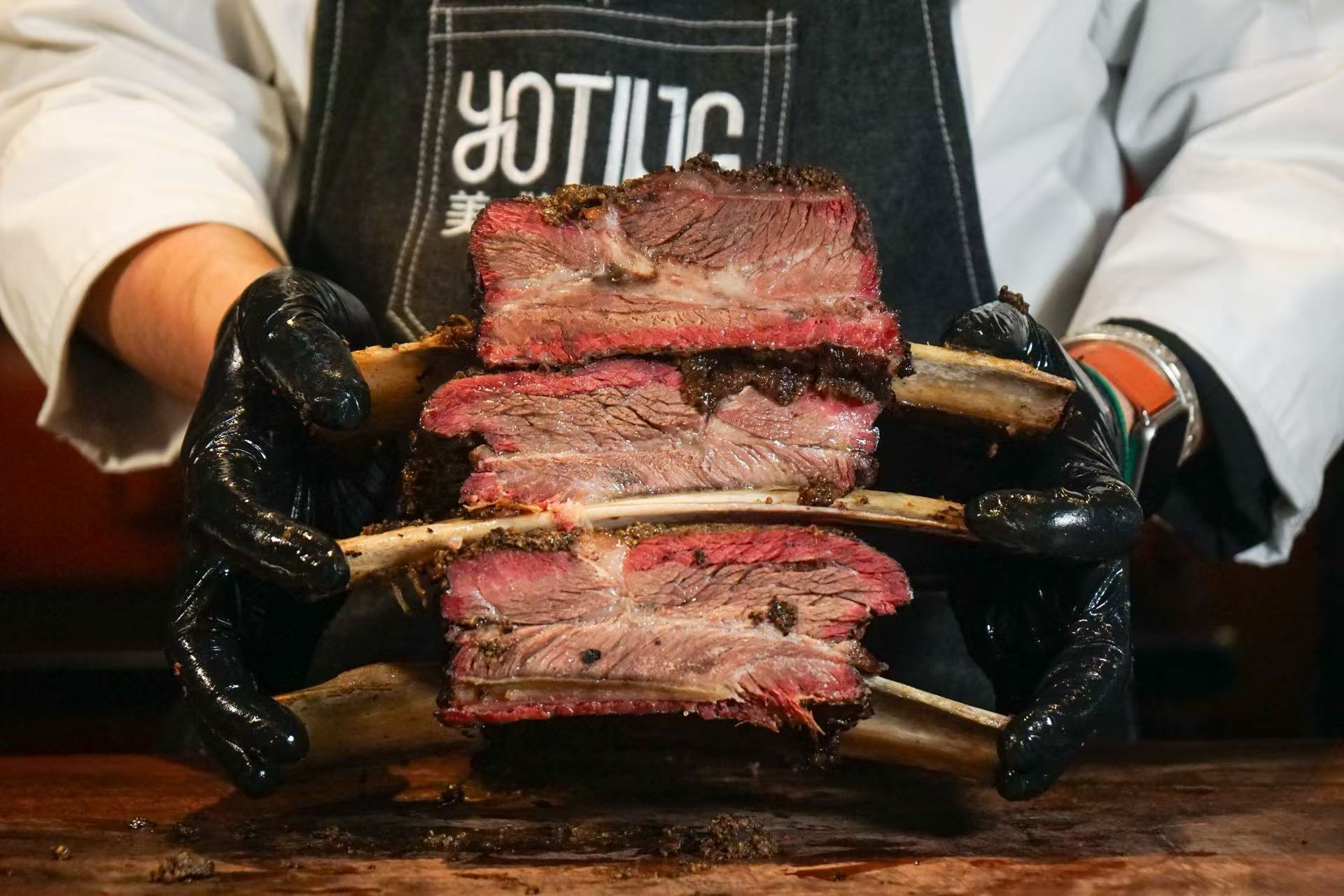 T+ Dine: Robot Meets Grill Master, Beef Grand Indulgence + More!