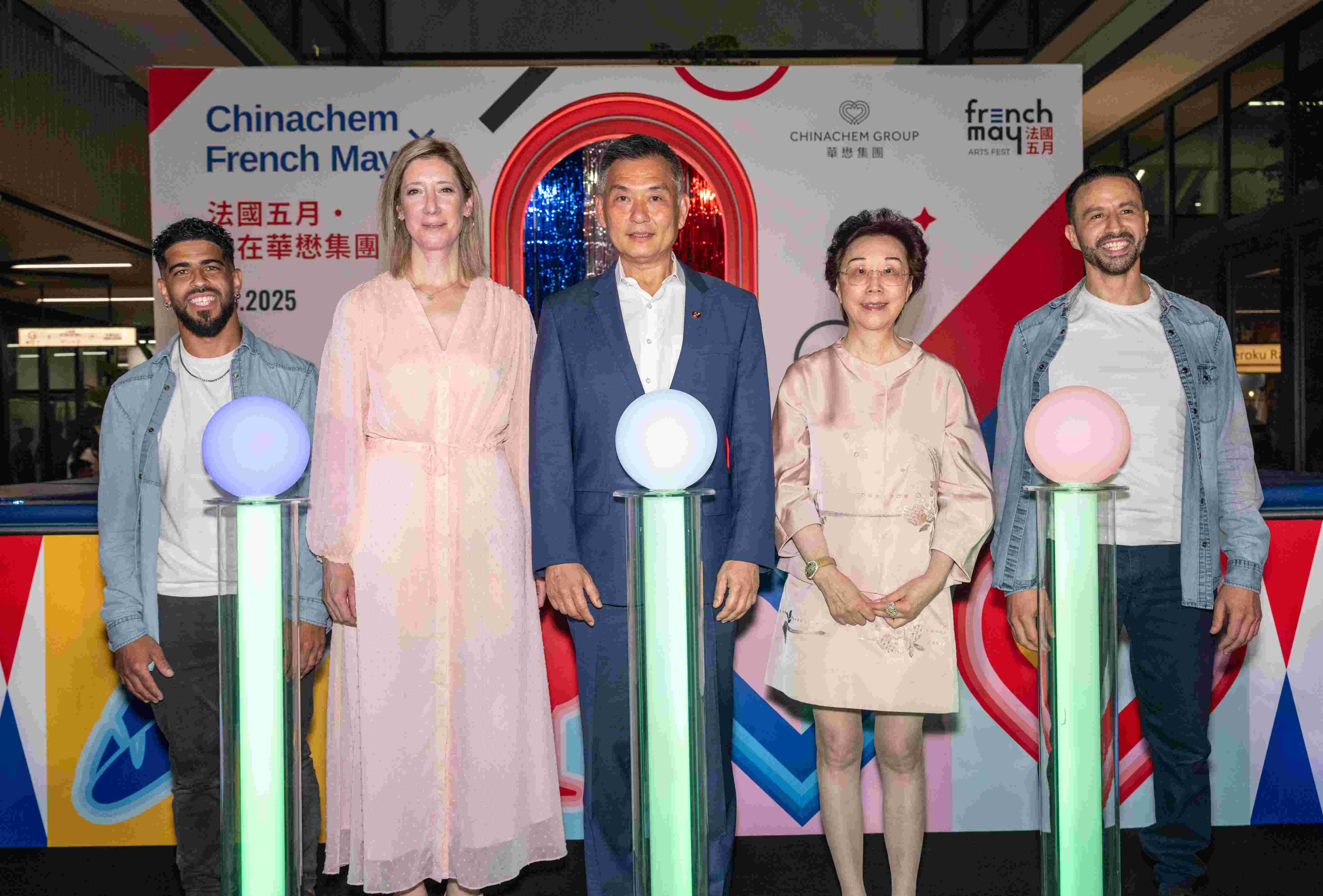 The-opening-ceremony-officiating-guests-group-photo_-.jpg