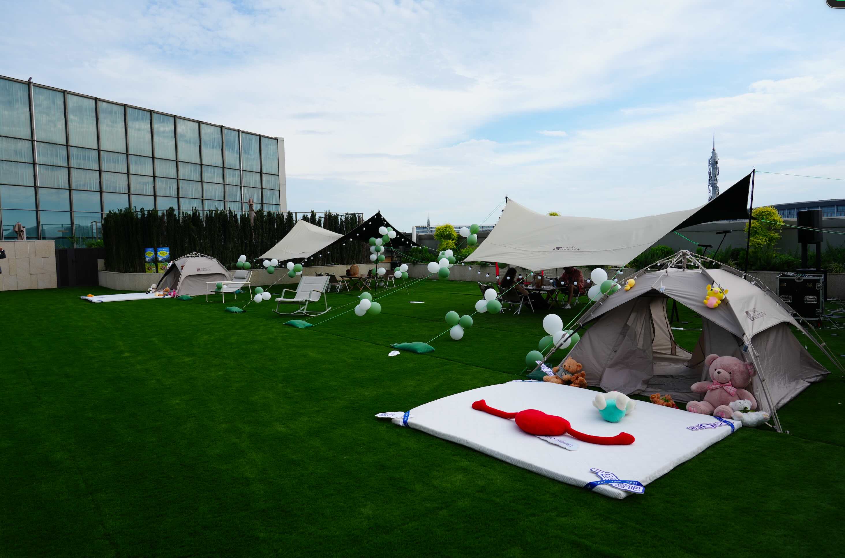 MLILY HOTEL and MOBI GARDEN Create a Rooftop Oasis in Shanghai