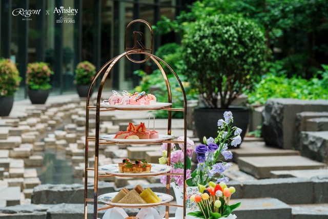 Regent Beijing Celebrates 250 Years of Aynsley’s Porcelain Art