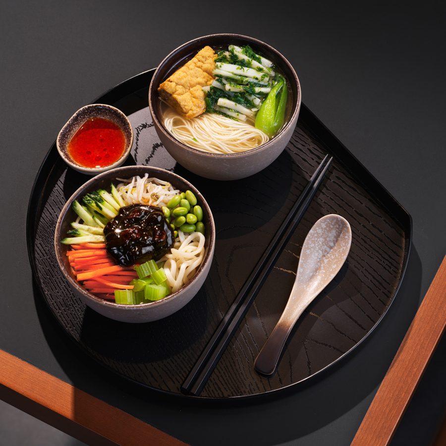 Inside_Cathay_Pacifics_redesigned_Beijing_airport_lounge-Food_Hall_Meal-courtesyimages-5_renditionimage_900_900.jpg