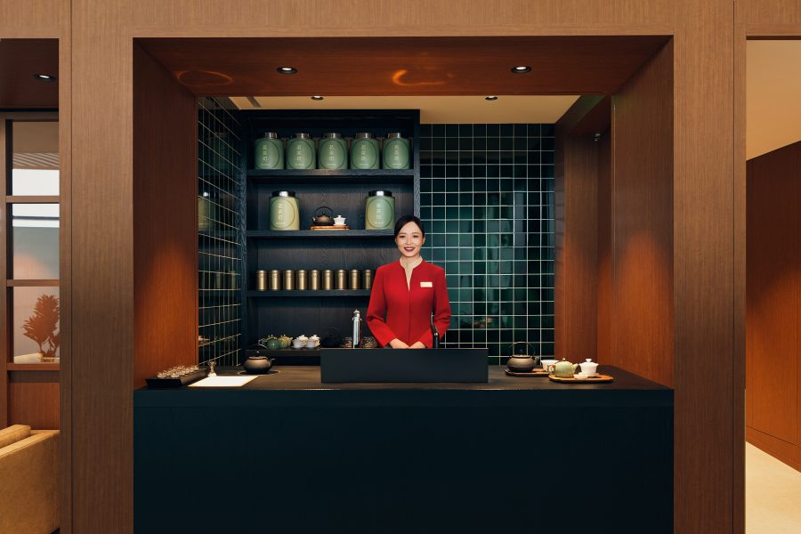 Inside_Cathay_Pacifics_redesigned_Beijing_airport_lounge-Ground_crew_behind_the_counter-courtesyimages-HERO_renditionimage_900_600.jpg